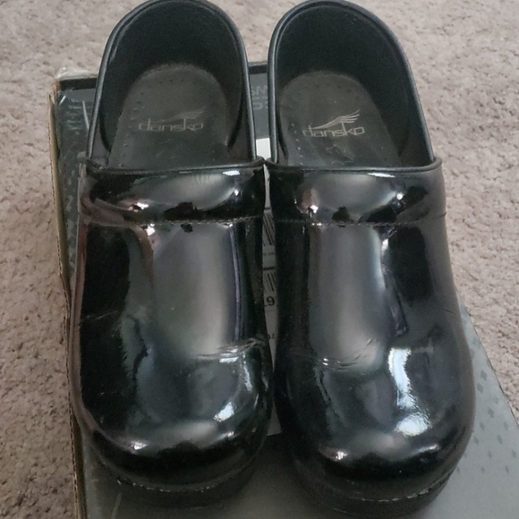 Clogs - Picture 2 of 2